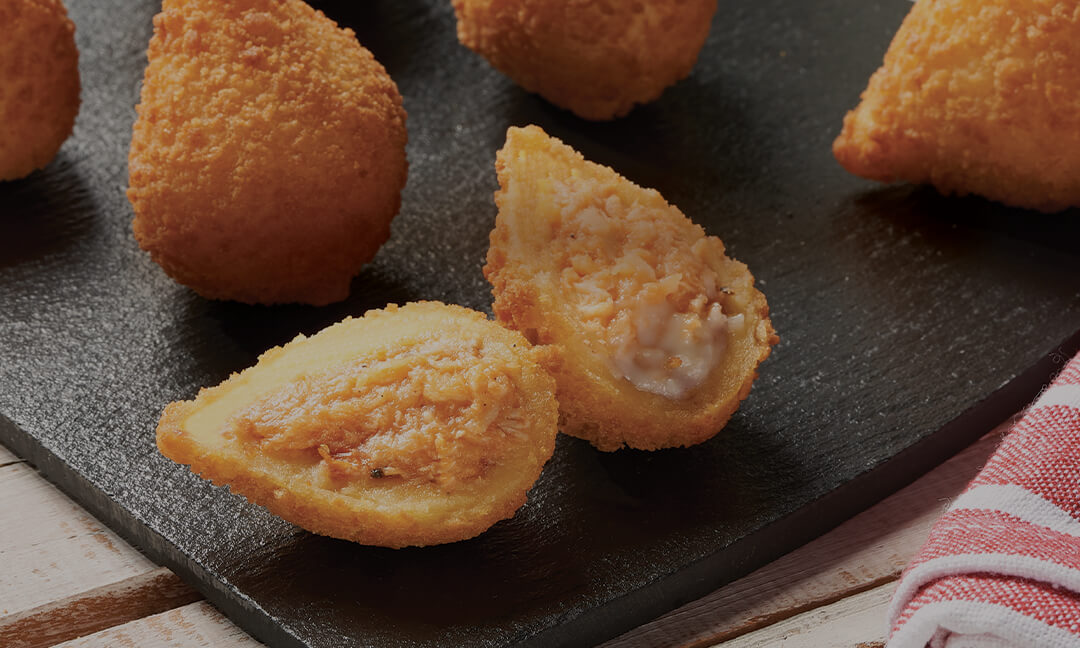 Coxinha de frango com requeijão